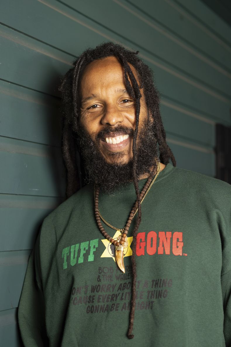 Ziggy Marley posa para un retrato el domingo 22 de septiembre de 2024 en Nueva York.(Foto Matt Licari/Invision/AP)