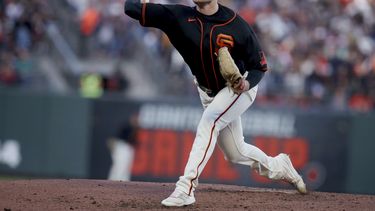 Webb brilla y Gigantes derrotan a Piratas