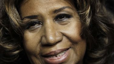 Aretha Franklin en Auburn Hills, Michigan, el 11 de febrero de 2011. Cinco años después de su muerte, los últimos deseos de la superestrella de la música siguen sin resolverse. Un juicio inusual comienza la próxima semana para determinar qué testamento escrito a mano, incluido uno encontrado entre los cojines de un sofá, guiará cómo se maneja su patrimonio. (Foto AP/Paul Sancya, archivo)