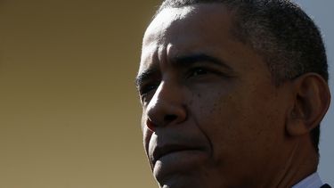 americateve | El presidente Barack Obama hace una pausa mientras habla en el Rosedal de la Casa Blanca en Washington, en esta fotograf&iacute;a de archivo del lunes 21 de octubre de 2013. (Foto AP/Charles Dharapak)