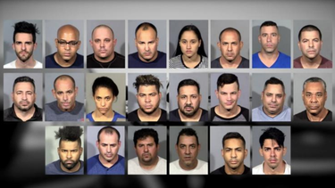 mas de una decena de cubanos han sido arrestados en las vegas  y acusados de comprar gasolina con tarjetas de credito robadas y venderla ilegalmente