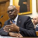 El secretario de Defensa estadounidense Lloyd Austin habla durante una audiencia de la Comisión de Servicios Armados de la Cámara de Representantes, el jueves 29 de febrero de 2024, en Washington. (AP Foto/Mark Schiefelbein)
