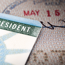 Si eres un emigrante legal y pediste ayuda al gobierno de EEUU podrían negarte el  Green Card