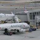 ARCHIVO - Aviones de American Airlines en la pista del Aeropuerto LaGuardia, Nueva York, 11 de enero de 2023. (AP Foto/Seth Wenig)