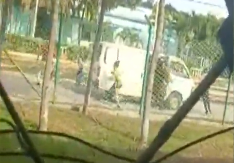VIDEO: queda captado como agentes de la seguridad del estado en Cuba secuestran a manifestantes