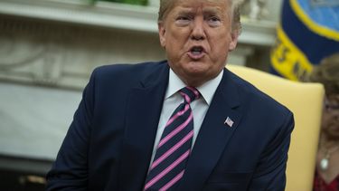 Demócratas quieren testimonios de Bolton y Mulvaney