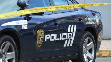 Hallan el cuerpo baleado de un hombre al lado de una motora en Caguas
