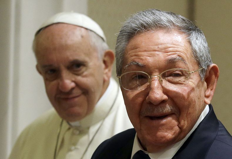 EUR-GEN_PAPA-CASTRO-1.jpg