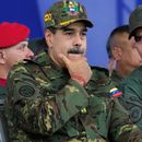 ARCHIVO - El presidente venezolano Nicolás Maduro, a la izquierda, y el ministro de Defensa Vladimir Padrino López participan en una marcha cívico-militar organizada por el gobierno en Caracas, Venezuela, el 25 de noviembre de 2025. (Foto AP/Ariana Cubillos, Archivo) ARCHIVO - El presidente venezolano Nicolás Maduro, a la izquierda, y el ministro de Defensa Vladimir Padrino López participan en una marcha cívico-militar organizada por el gobierno en Caracas, Venezuela, el 25 de noviembre de 2025. (Foto AP/Ariana Cubillos, Archivo)
