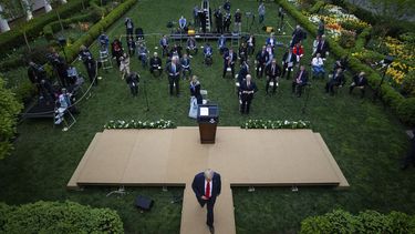 Sondeo AP-NORC: Pocos confían en Trump sobre el coronavirus