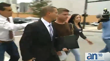 americateve | Compareció ante un juez federal el hombre considerado pieza clave en la operación de tráfico humano que sacó de Cuba al pelotero Yasiel Puig.