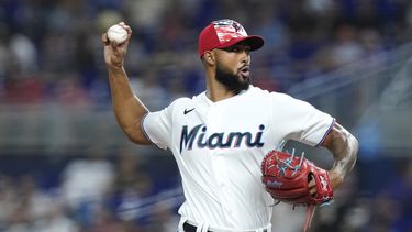 Alcántara brilla de nuevo; Marlins superan a Angelinos