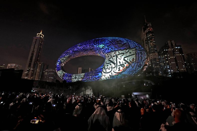 ESP-ART EMIRATOS-MUSEO DEL FUTURO