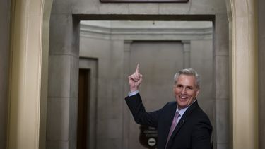 McCarthy: ¿Líder debilitado o sobreviviente envalentonado?