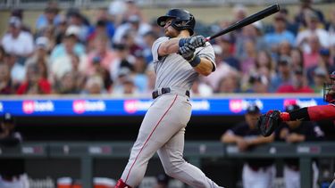 Christian Arroyo, de los Medias Rojas de Boston, conecta un jonrón solitario en el juego del martes 20 de junio de 2023, ante los Mellizos de Minnesota (AP Foto/Abbie Parr)
