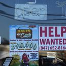 Un letrero avisando que un restaurante está contratando personal, en Buffalo Grove, Illinois, el 18 de enero de 2024. (Foto AP/Nam Y. Huh)