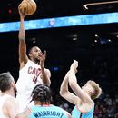 Garland y Mitchell guían a los Cavs a vencer a los Suns