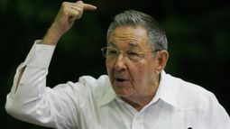 Raúl Castro durante el VI Congreso del Partido Comunista en La Habana.