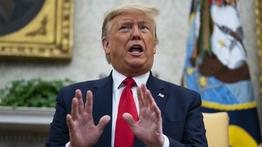 Trump, envalentonado tras juicio, inicia ola de represalias
