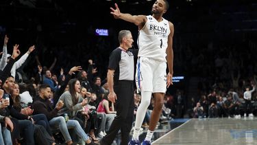 Bridges luce con 45; Nets vencen a Heat