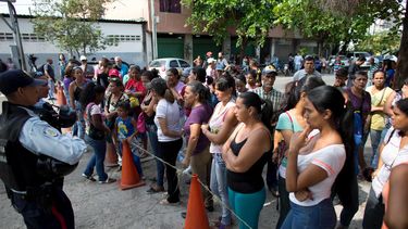 Familiares exigen respuestas por muertes en centro policial