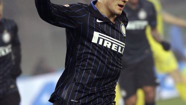 americateve | Mateo Kovacic, delantero del Inter de Mil&aacute;n, celebra tras anotar durante un encuentro de la Serie A italiana frente a Chievo en Verona, el lunes 15 de diciembre de 2014 (AP Foto/Felice Calabro)