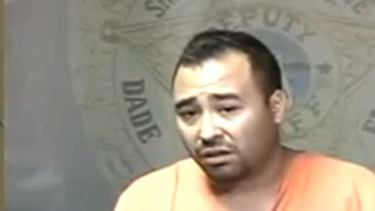 americateve | Compareció hoy en corte el hombre de Miami Beach acusado de tener una relación amorosa con un jovencito de 14 años.
