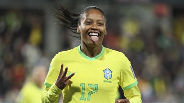 La brasileña Ary Borges celebra su triplete ante Panamá en el Mundial femenino, el lunes 24 de julio de 2023 en Adelaida, Australia. (AP Foto/James Elsby)