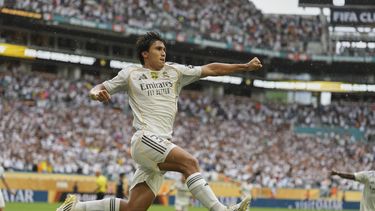 Gonzalo García celebra tras anotar para el Real Madrid ante la Juventus de Turín en los octavos de final del Mundial de Clubes, el martes 1 de julio de 2025, en Miami Gardens, Florida. (AP Foto/Rebecca Blackwell)