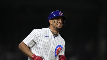 El dominicano Christopher Morel sonríe tres batear un jonrón en el juego del martes 23 de mayo de 2023, ante los Mets de Nueva York (AP Foto/Charles Rex Arbogast)
