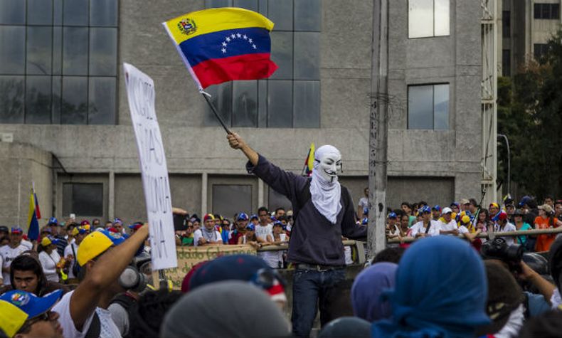 El presidente del Comité de Derechos Humanos de la UIP, el senador chileno Juan Pablo Letelier, explicó que el envío de la misión está supeditado al acuerdo de las autoridades venezolanas, algo que todavía no se ha obtenido