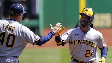 McCutchen guía a Cerveceros a triunfo sobre Piratas