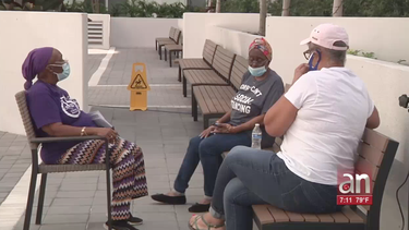 distribuyen vacunas en centro de mayores de liberty city