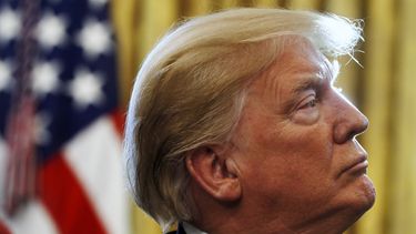 Trump firma una orden para impulsar el consumo interno