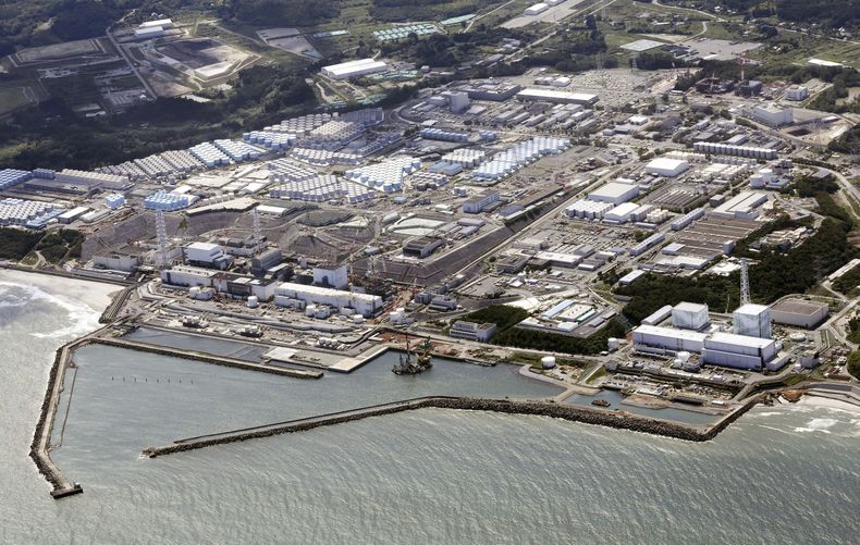 Foto aérea de la planta nuclear Fukushima Daiichi en Japón, el 24 de agosto de 2023.. (Kyodo News via AP)