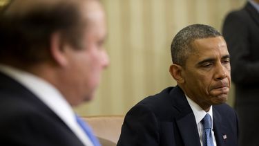 americateve | El presidente Barack Obama durante una reuni&oacute;n con el primer ministro de Pakist&aacute;n, Nawaz Sharif, en la Oficina Oval de la Casa Blanca en Washington, el mi&eacute;rcoles 23 de octubre de 2013. (AP Foto/Pablo Mart&iacute;nez Monsiv&aacute;is)