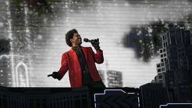 resena: ¿ya es lunes? the weeknd aburrio en el medio tiempo