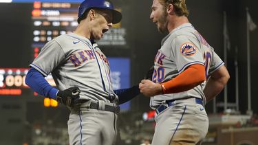 Alonso conecta 3 jonrones, los Mets aplastan a Gigantes 13-3
