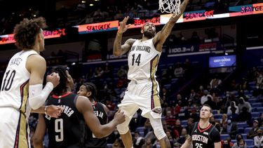Con 26 de Ingram, Pelicans en ascenso vencen a Rockets