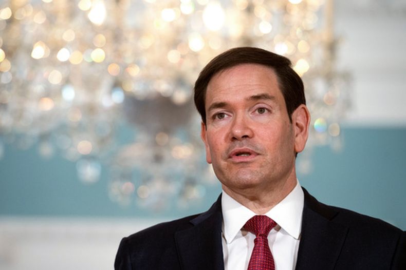 ARCHIVO – El secretario de Estado de Estados Unidos, Marco Rubio, hace una declaración a reporteros durante su reunión con el ministro de Exteriores armenio Ararat Mirzoyan en el Departamento de Estado en Washington, el martes 13 de enero de 2026. (AP Foto/Cliff Owen, Archivo)