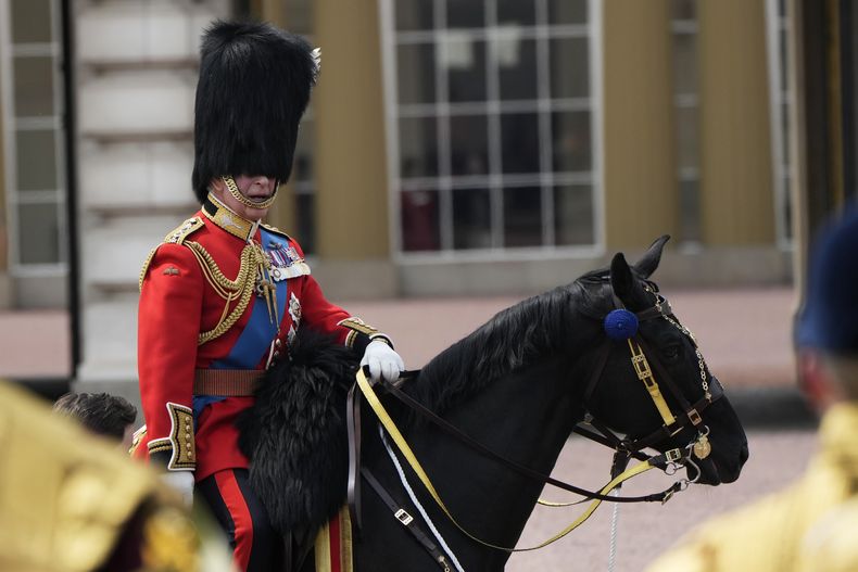 ARCHIVO - El rey Carlos III de Inglaterra, durante el desfile Trooping The Colour, en Londres, el 17 de junio de 2023. (AP Foto/Alastair Grant, archivo)