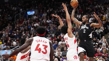 Con 23 puntos de George, Clippers superan a Raptors