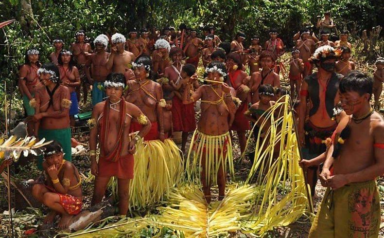 weird-death-rituals-endocannibalism-Yanomami.jpg