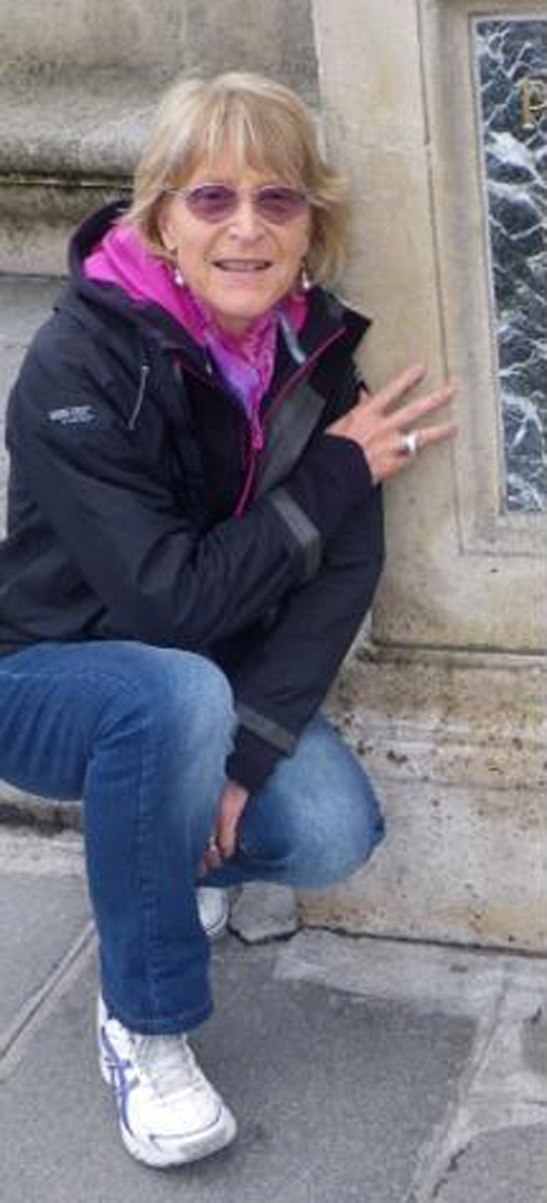 Imagen sin fecha dada a conocer por la polic&iacute;a australiana de Christine Armstrong, de 63 a&ntilde;os, quien el jueves 3 de abril de 2014 fue atacada por un tibur&oacute; cuando nadaba en la costa este de ese pa&iacute;s. (Foto de AP/Polic&iacute;a