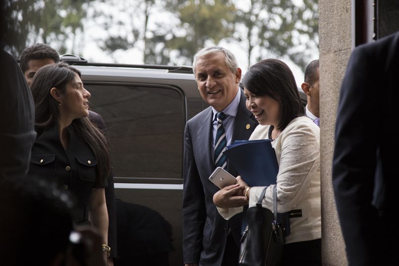 AMC-GEN_GUATEMALA-PRESIDENTE-2.jpg