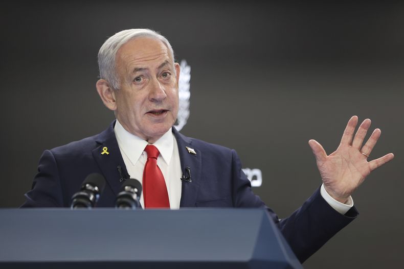 ARCHIVO - El primer ministro israelí, Benjamin Netanyahu, habla durante una conferencia de prensa en la oficina del primer ministro en Jerusalén, el 10 de agosto de 2025. (Abir Sultan/imagen de pool foto via AP, archivo)
