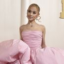 En esta imagen de archivo, Ariana Grande llega a los Oscar, el 10 de marzo de 2024, en el Teatro Dolby de Los Ángeles. (Foto de Richard Shotwell/Invision/AP, archivo)