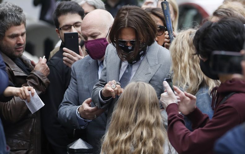 ESP-CEL_GBRETAÑA-JOHNNY_DEPP-1.jpg