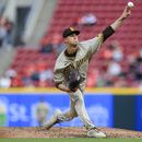 Profar y Gore guían a Padres en victoria de 8-5 sobre Rojos