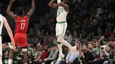 Brown y Tatum lideran triunfo de Celtics ante Rockets